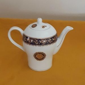 Casa Elite M Valenti Italian Tea Pot Face Design Medallion Gold Black 7" Tall